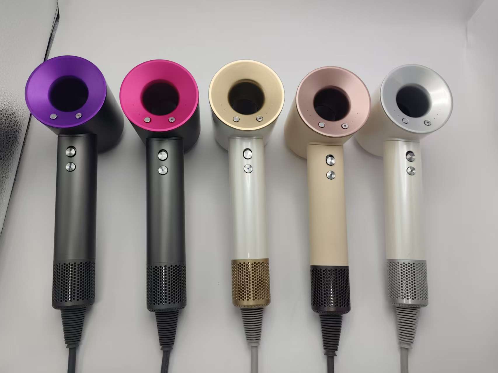 Soft-color hair dryer range